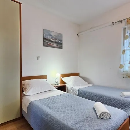 Apartment By The Sea Basina, Hvar - 5699 *